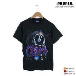 Vintage Wendell Clark Toronto Maple Leafs t shirt